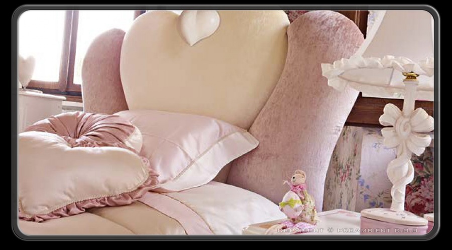 Otroška sobica - roza stilno pohištvo