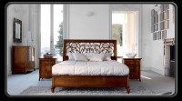 Klasična masivna spalnica oreh